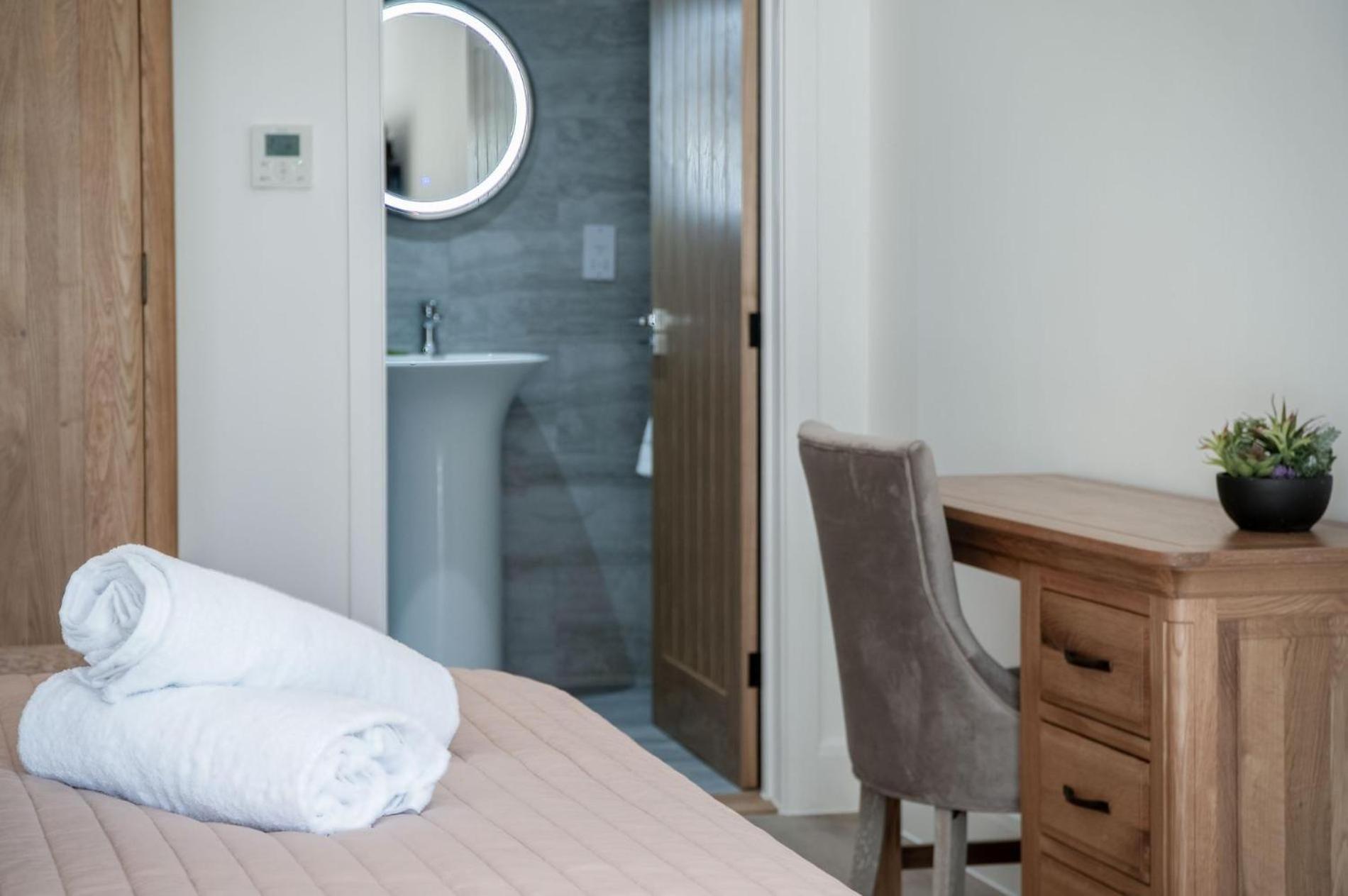 Suite 12 - Sleeping Giant Hotel - Pen Y Cae Inn Brecon Dış mekan fotoğraf
